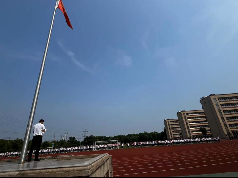 任晓松校长.png 任晓松校长.png