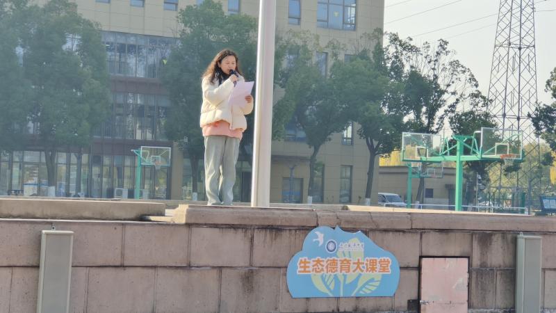 吴云丽.jpg 吴云丽.jpg